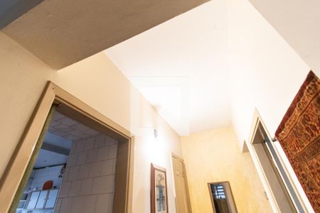 Casa à venda com 220m², 3 quartos e 2 vagas Casa à venda com 220m², 3 quartos e 2 vagasCorredor