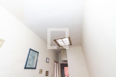 Casa à venda com 220m², 3 quartos e 2 vagas Casa à venda com 220m², 3 quartos e 2 vagasEscada