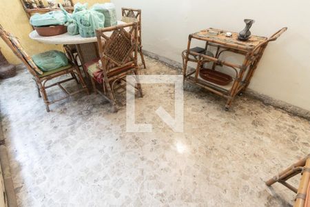 Casa à venda com 220m², 3 quartos e 2 vagas Casa à venda com 220m², 3 quartos e 2 vagasSala de jantar