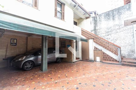 Casa à venda com 220m², 3 quartos e 2 vagas Casa à venda com 220m², 3 quartos e 2 vagasÁrea externa