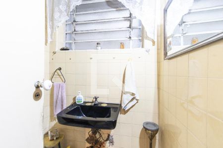 Casa à venda com 220m², 3 quartos e 2 vagas Casa à venda com 220m², 3 quartos e 2 vagasBanheiro 1