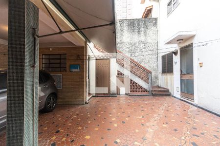 Casa à venda com 220m², 3 quartos e 2 vagas Casa à venda com 220m², 3 quartos e 2 vagasÁrea externa