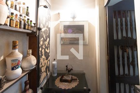 Casa à venda com 220m², 3 quartos e 2 vagas Casa à venda com 220m², 3 quartos e 2 vagasAdega