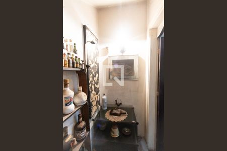 Casa à venda com 220m², 3 quartos e 2 vagas Casa à venda com 220m², 3 quartos e 2 vagasAdega