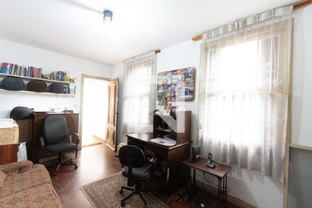 Casa à venda com 220m², 3 quartos e 2 vagas Casa à venda com 220m², 3 quartos e 2 vagasEscritório