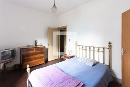 Casa à venda com 220m², 3 quartos e 2 vagas Casa à venda com 220m², 3 quartos e 2 vagasQuarto 2