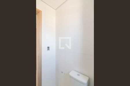 Apartamento à venda com 115m², 2 quartos e 2 vagas Apartamento à venda com 115m², 2 quartos e 2 vagasBanheiro da Suite