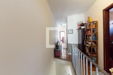 Casa à venda com 287m², 3 quartos e 4 vagas Casa à venda com 287m², 3 quartos e 4 vagasCorredor