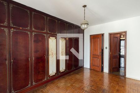 Casa à venda com 287m², 3 quartos e 4 vagas Casa à venda com 287m², 3 quartos e 4 vagasSuíte