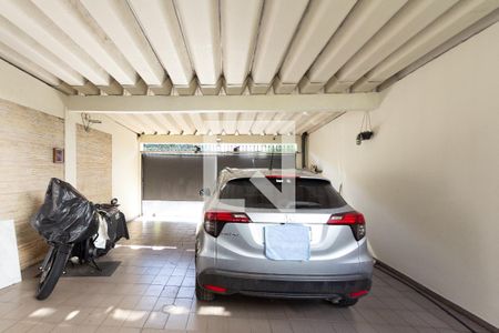 Casa à venda com 287m², 3 quartos e 4 vagas Casa à venda com 287m², 3 quartos e 4 vagasGaragem