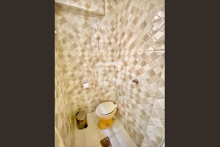 Apartamento à venda com 84m², 3 quartos e 1 vaga Apartamento à venda com 84m², 3 quartos e 1 vagaBanheiro de serviço