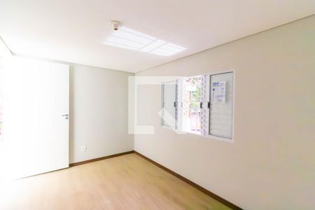 Quarto 2 de apartamento para alugar com 2 quartos, 80m² em Vila Sirene, São Paulo