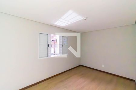 Quarto 2 de apartamento para alugar com 2 quartos, 80m² em Vila Sirene, São Paulo