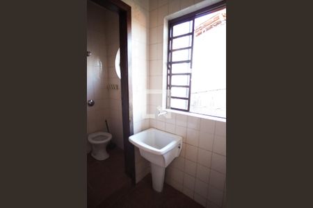 Casa à venda com 80m², 2 quartos e 1 vagaÁrea de Serviço