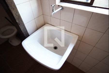 Casa à venda com 80m², 2 quartos e 1 vagaÁrea de Serviço