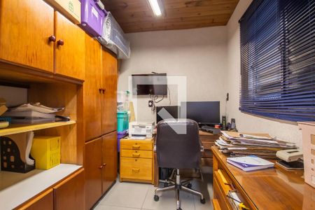 Escritório de casa à venda com 4 quartos, 240m² em Jardim Osasco, Osasco