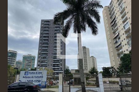 Apartamento para alugar com 70m², 2 quartos e 1 vagaFachada