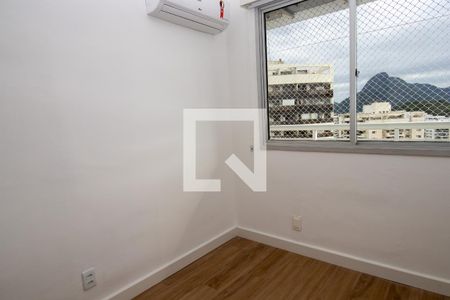 Quarto 1 de apartamento para alugar com 2 quartos, 70m² em Jacarepaguá, Rio de Janeiro
