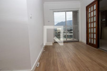 Sala de apartamento para alugar com 2 quartos, 70m² em Jacarepaguá, Rio de Janeiro