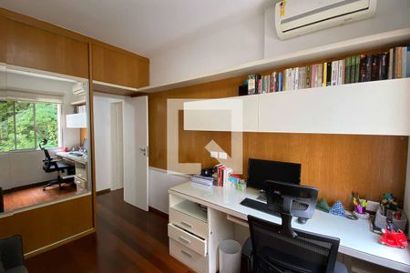 Quarto 1 de apartamento para alugar com 2 quartos, 83m² em Botafogo, Rio de Janeiro