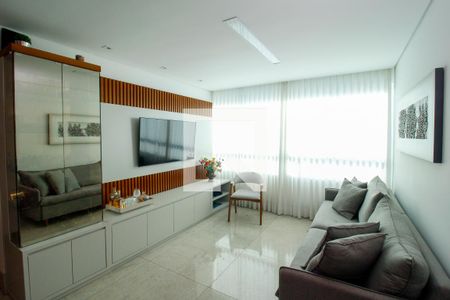 Apartamento à venda com 4 quartos, 119m² em Floresta, Belo Horizonte