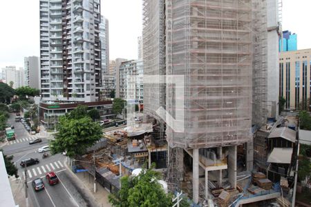 Vista de apartamento à venda com 2 quartos, 35m² em Moema, São Paulo