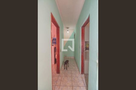 Casa à venda com 213m², 5 quartos e 4 vagas Casa à venda com 213m², 5 quartos e 4 vagasCorredor