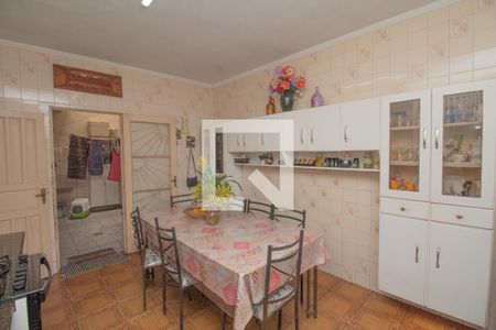 Casa à venda com 213m², 5 quartos e 4 vagas Casa à venda com 213m², 5 quartos e 4 vagasCozinha