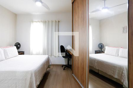 Casa à venda com 100m², 3 quartos e 2 vagas Casa à venda com 100m², 3 quartos e 2 vagasQuarto