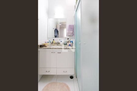 Casa à venda com 100m², 3 quartos e 2 vagas Casa à venda com 100m², 3 quartos e 2 vagasBanheiro