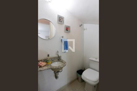 Casa à venda com 100m², 3 quartos e 2 vagas Casa à venda com 100m², 3 quartos e 2 vagasBanheiro