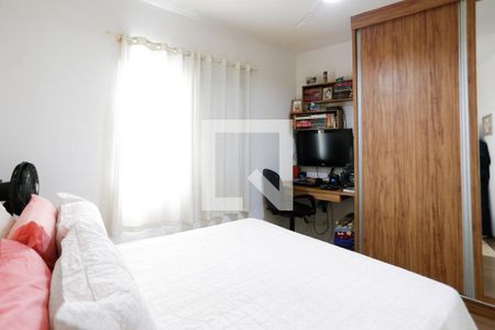 Casa à venda com 100m², 3 quartos e 2 vagas Casa à venda com 100m², 3 quartos e 2 vagasQuarto