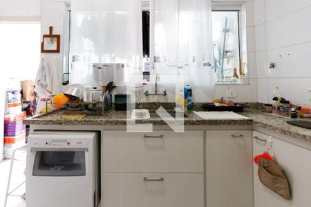 Casa à venda com 100m², 3 quartos e 2 vagas Casa à venda com 100m², 3 quartos e 2 vagasCozinha