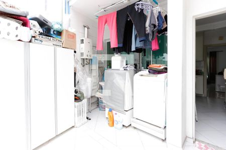 Casa à venda com 100m², 3 quartos e 2 vagas Casa à venda com 100m², 3 quartos e 2 vagasÁrea de Serviço