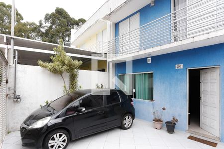 Casa à venda com 100m², 3 quartos e 2 vagas Casa à venda com 100m², 3 quartos e 2 vagasFachada