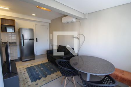 Sala de kitnet/studio para alugar com 2 quartos, 39m² em Moema, São Paulo