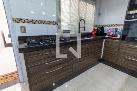 Casa à venda com 120m², 3 quartos e 2 vagasCozinha - Armários