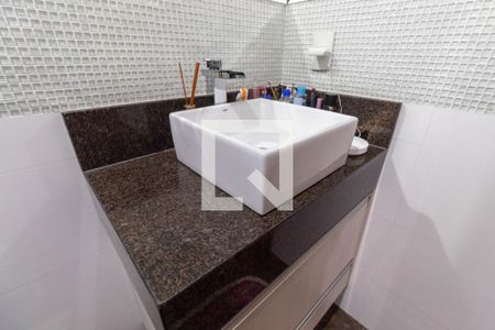 Casa à venda com 120m², 3 quartos e 2 vagasBanheiro da Suíte 2