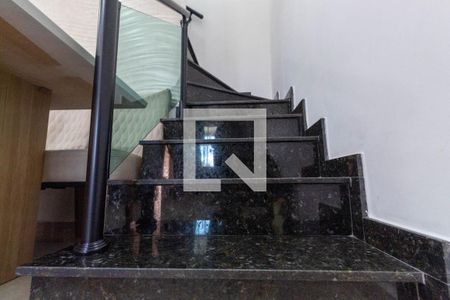 Escada de casa à venda com 3 quartos, 120m² em Vila Santana, São Paulo