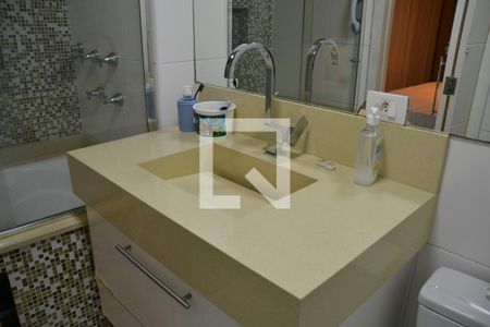 Apartamento à venda com 148m², 3 quartos e 3 vagasBanheiro Quarto 1