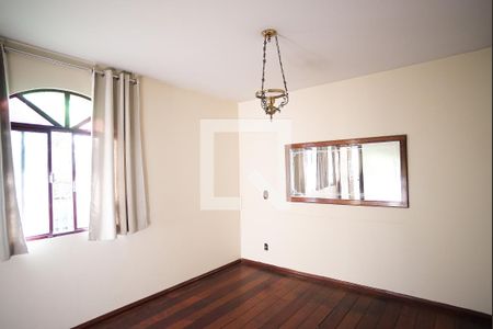 Sala de casa à venda com 3 quartos, 185m² em Itapoã, Belo Horizonte
