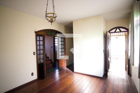 Sala de casa à venda com 4 quartos, 185m² em Itapoã, Belo Horizonte