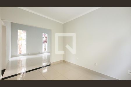 Sala de casa de condomínio para alugar com 3 quartos, 280m² em Chácara Santa Margarida, Campinas