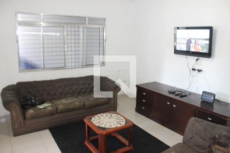Sala de casa para alugar com 2 quartos, 85m² em Vila Cascatinha, São Vicente
