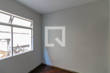 Quarto de apartamento para alugar com 5 quartos, 135m² em Sagrada Família, Belo Horizonte