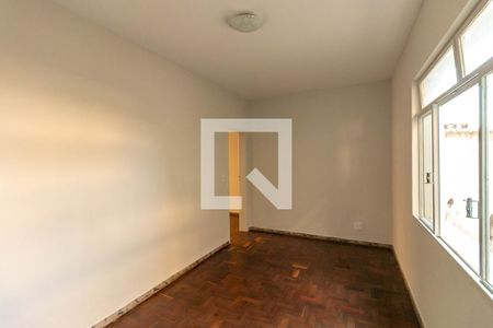 Sala de apartamento para alugar com 5 quartos, 135m² em Sagrada Família, Belo Horizonte