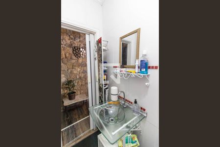 Casa à venda com 250m², 3 quartos e 5 vagas Casa à venda com 250m², 3 quartos e 5 vagasCasa 2 Banheiro