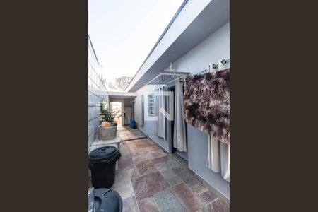 Casa à venda com 250m², 3 quartos e 5 vagas Casa à venda com 250m², 3 quartos e 5 vagasCorredor