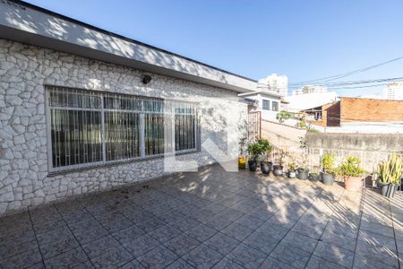 Casa à venda com 250m², 3 quartos e 5 vagas Casa à venda com 250m², 3 quartos e 5 vagasVaranda