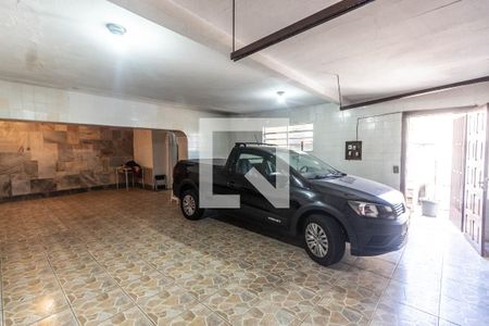Casa à venda com 250m², 3 quartos e 5 vagas Casa à venda com 250m², 3 quartos e 5 vagasGaragem